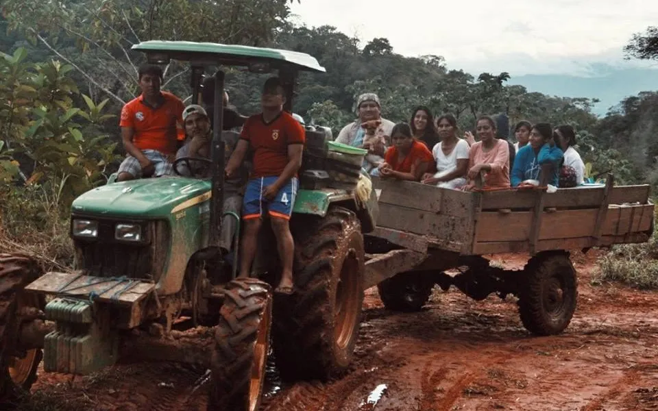 Rumbo a una comunidad remota